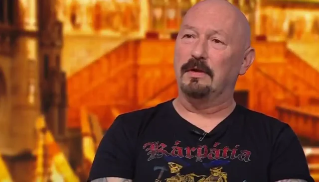 A Fidesz minden szavazatért lehajol: buzizás és rúzsos seggűzés élőben a köztévében 2026