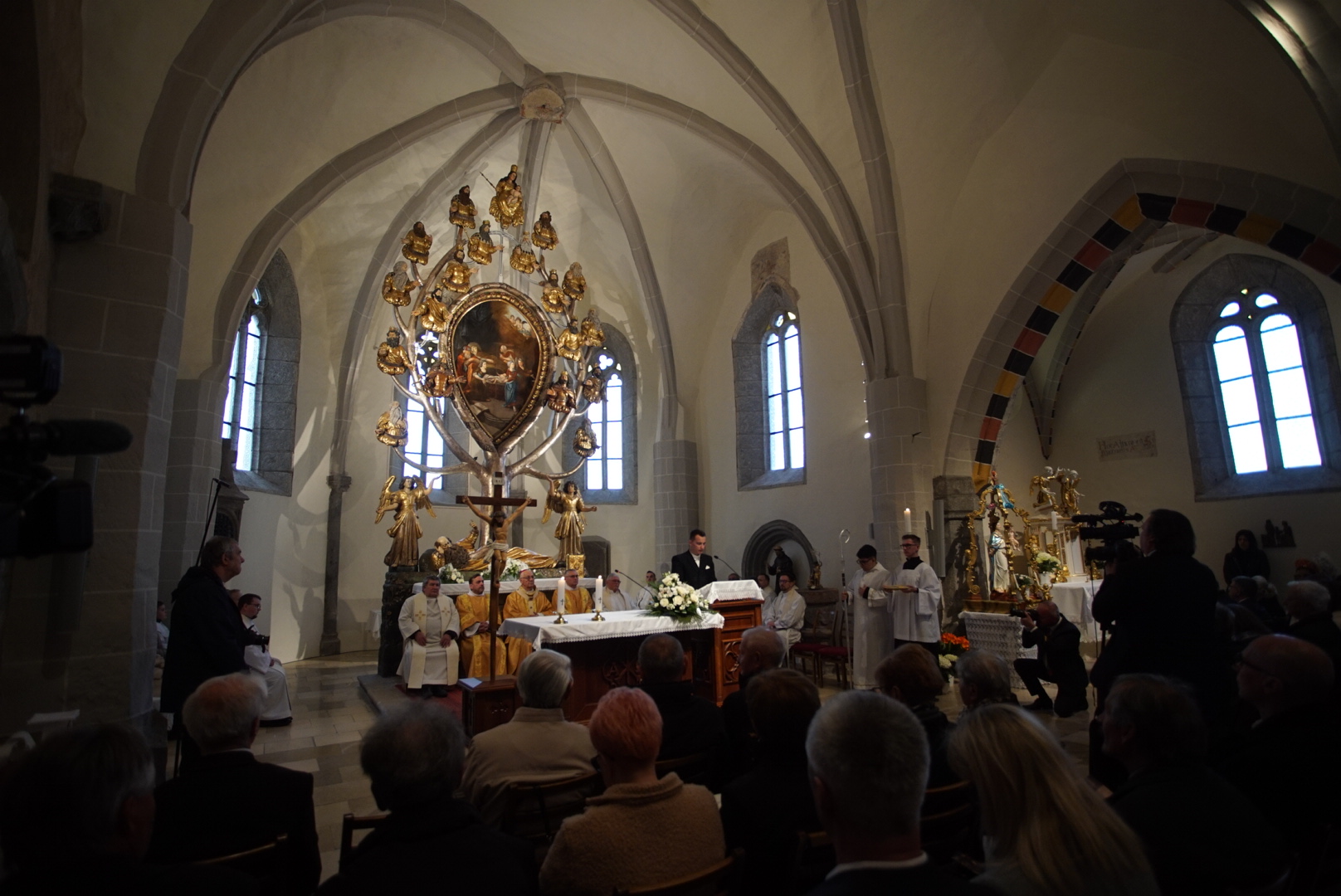 Belföld a francia forradalmat idéző tombolásnak nevezte a pénteki koncertet soltész miklós államtitkár az ünnepi misén 2026 francia forradalmat tombol snak nevezte nteki koncertet 2 belföld iustitia. Bg „akik rombolnak, akik tegnap úgy tomboltak budapesten, hogy... Iustitia. Bg a francia forradalmat idéző tombolásnak nevezte a pénteki koncertet soltész miklós államtitkár az ünnepi misén 2026 2026-04-11 20:54:42 igazságszolgáltatás - iustitia. Bg belföld