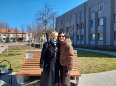 Garbų žmogų Gargžduose primins ypatingas suolelis 2026 Garbų žmogų Gargžduose primins ypatingas suolelis 2026