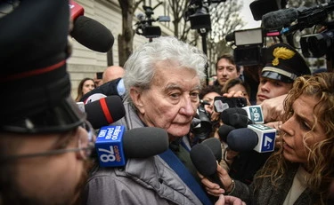 Garlasco, massimo lovati: ""sempio il killer di chiara vi dico come finirà questa storia... " 2026 - giustizia - iustitia. Bg Italia garlasco, massimo lovati: ""sempio il killer di chiara vi dico come finirà questa storia... " 2026 garlasco massimo lovati sempio killer chiara dico come italia iustitia. Bg la difesa di andrea sempio ritiene che la nuova indagine a suo carico sia stata aperta con un unico obiettivo:... Garlasco, massimo lovati: ""sempio il killer di chiara vi dico come finirà questa storia... " 2026 2026-04-30 19:57:00 giustizia - iustitia. Bg italia