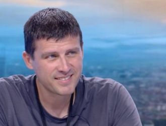 Politika ивелин михайлов излиза от политиката 2026 ivelin mihaylov izliza politikata 2026 1 politika бившият председател на парламентарната група на &bdquo;величие&ldquo; ивелин михайлов се оттегля от активната политика. Това обяви самият той пред btv. &bdquo;не можем да кажем, че сме... Iustitia. Bg ивелин михайлов излиза от политиката 2026 2026-04-24 15:29:26 юстиция politika