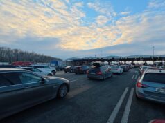 ZAŽIVIO EES Duge kolone na granicama, putnici čekaju satima. Evo kolikom je broju ljudi zabranjen ulazak u EU 2026 ZAŽIVIO EES Duge kolone na granicama, putnici čekaju satima. Evo kolikom je broju ljudi zabranjen ulazak u EU 2026