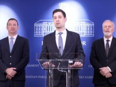 JOŠ JEDAN CIRKUS Zastupnik HDZ-a sasuo paljbu na Možemo!: ‘Ivana Kekin dnevno renta svoju viletinu za 1000 eura’ 2026 JOŠ JEDAN CIRKUS Zastupnik HDZ-a sasuo paljbu na Možemo!: ‘Ivana Kekin dnevno renta svoju viletinu za 1000 eura’ 2026