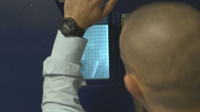 Kamer wil af van tablets voor gevangenen, kabinet wel bereid softporno eraf te halen 2026