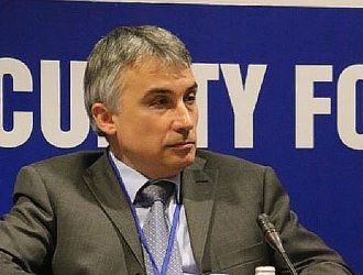 Politika кнсб изпраща на премиера гюров мерки срещу поскъпването на живота 2026 knsb izprashta premiera gyurov merki sreshtu poskapvane 1 politika кнсб ще изпрати днес пакета от мерки заради нарастващите цени до премиера андрей гюров, председателя на народното събрание и парламентарно представените партии. От профсъюза... Iustitia. Bg кнсб изпраща на премиера гюров мерки срещу поскъпването на живота 2026 2026-04-06 07:28:22 юстиция politika