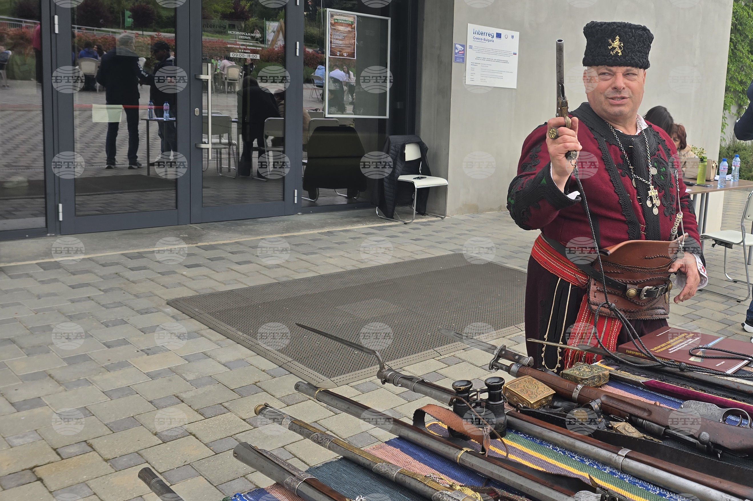 България колекция от старинни огнестрелни оръжия беше представена от лъчезар янакиев от сдружение "русалии петрич" 2026 kolektsiya starinni ognestrelni orazhiya beshe predstav българия колекция от старинни огнестрелни оръжия беше представена от лъчезар янакиев от сдружение "русалии петрич". Проявата... Iustitia. Bg колекция от старинни огнестрелни оръжия беше представена от лъчезар янакиев от сдружение "русалии петрич" 2026 2026-04-17 10:41:36 юстиция българия