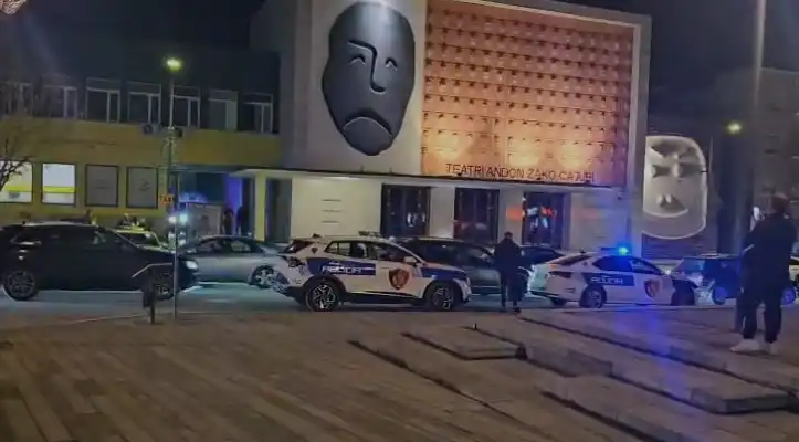 *anash e rëndë në korçë! 65-vjeçarja bie nga shkallët e pallatit, dërgohet në spital në gjendje të rëndë 2026 kor vje arja bie nga shkall pallatit rgohet spital gjen *anash një ngjarje e rëndë është shënuar në qendër të qytetit të korçë, ku një grua rreth 65 vjeç ka mbetur e plagosur... Iustitia. Bg e rëndë në korçë! 65-vjeçarja bie nga shkallët e pallatit, dërgohet në spital në gjendje të rëndë 2026 2026-04-08 19:28:23 юстиция *anash