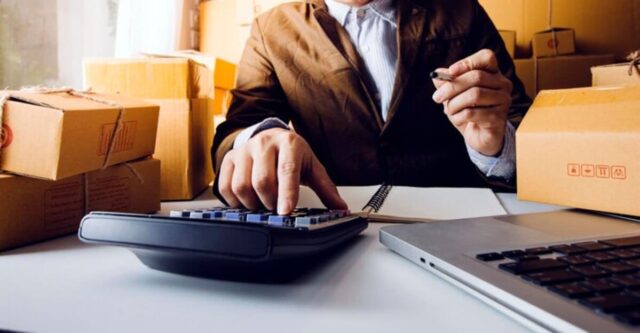 Корректировка цены в налоговых целях при ввозе товаров из ЕАЭС в Россию 2026