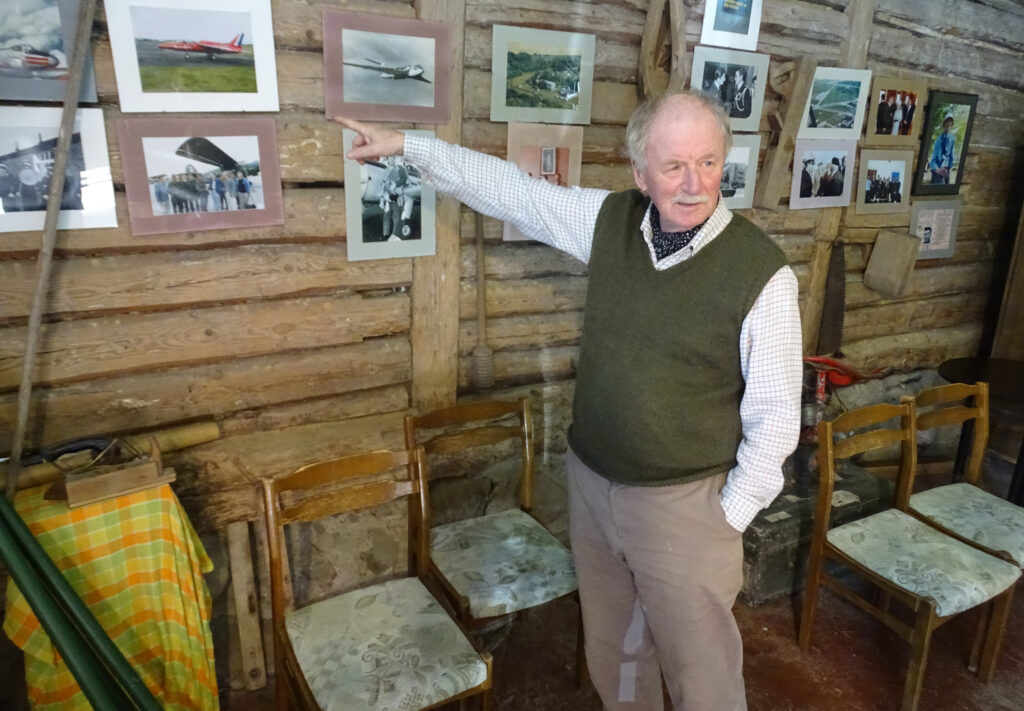 Lapių bendruomenė įamžins šviesuolio deivido atminimą 2026 - teisingumas - iustitia. Bg Aktualija lapių bendruomenė įamžins šviesuolio deivido atminimą 2026 lapi bendruomen ins viesuolio deivido atminim 2026 aktualija iustitia. Bg a. Valaičio nuotr. Iš „bangos“ archyvo: d. Holidėjus svečiams atverdavo savo muziejų, kuriame fotografijos, eksponatai atskleidė jo gyvenimo istoriją. Lapių bendruomenės... Lapių bendruomenė įamžins šviesuolio deivido atminimą 2026 2026-04-16 10:51:49 teisingumas - iustitia. Bg aktualija