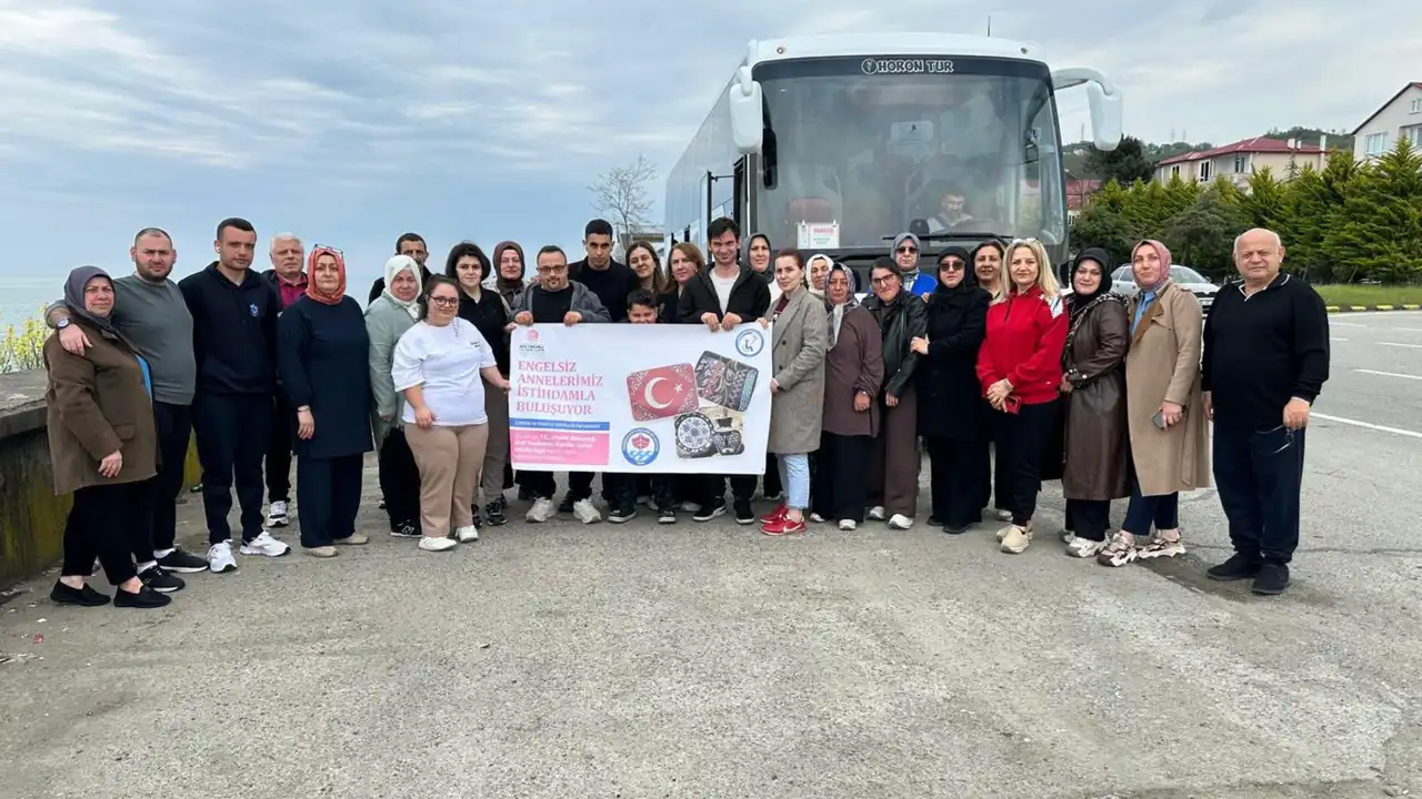 Trabzon legder çanakkale şehitlerini ziyaret için yola çıktı 2026 legder anakkale ehitlerini ziyaret yola 2026 trabzon iustitia. Bg i̇çişleri bakanlığı sivil toplumla i̇lişkiler genel müdürlüğü tarafından desteklenen "engelsi̇z anneleri̇mi̇z... Iustitia. Bg legder çanakkale şehitlerini ziyaret için yola çıktı 2026 2026-04-27 15:32:00 adalet - iustitia. Bg trabzon