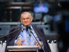 Lezsák Sándor a tiszás kétharmad miatt pénzt gyűjt a lakiteleki alapítványának 2026 Lezsák Sándor a tiszás kétharmad miatt pénzt gyűjt a lakiteleki alapítványának 2026