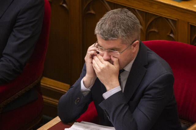 Magyar Péter megismételt választást követel Sárváron, ahol csak egy kamu MP ráindítása miatt nyerhetett a fideszes Ágh 2026