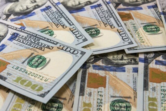 В марте предприятия увеличили объемы закупаемой валюты 2026