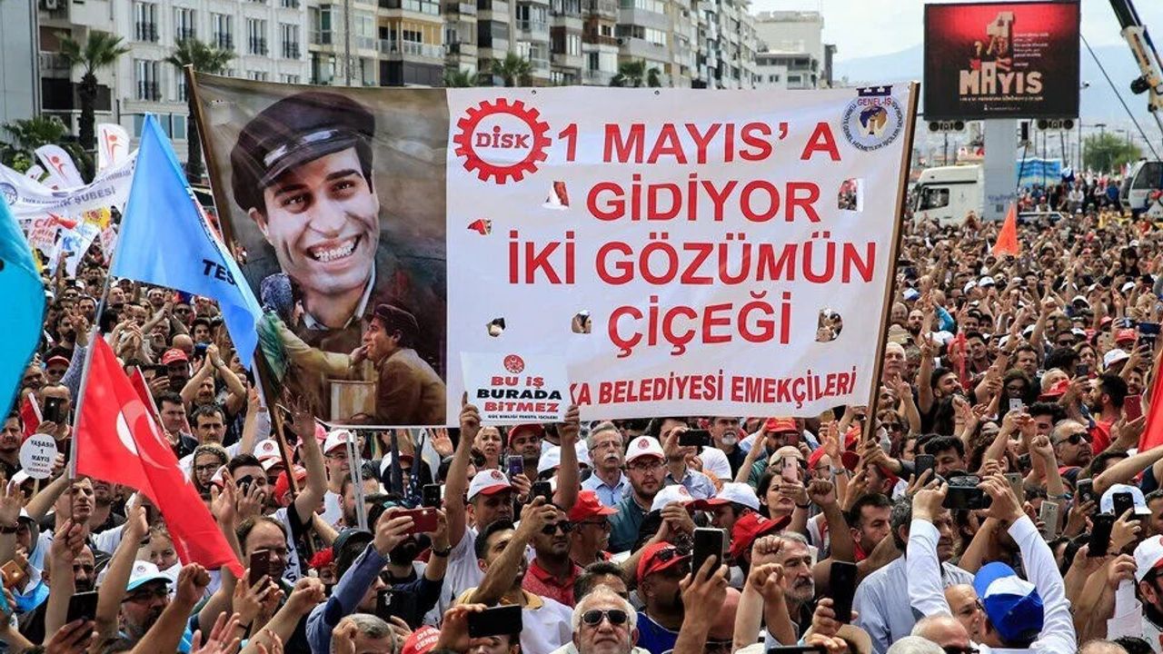 İzmir haberleri 1 mayıs 2026 programı belli oldu! İzmir’de adres değişmedi: i̇şte i̇l i̇l kutlama meydanları 2026 may 2026 program belli oldu zmir adres medi kutlama mey 1 i̇zmir haberleri iustitia. Bg milyonlarca işçi ve emekçinin heyecanla beklediği 1 mayıs 2026 kutlamalarının rotası çizildi. Di̇sk genel... Iustitia. Bg 1 mayıs 2026 programı belli oldu! İzmir’de adres değişmedi: i̇şte i̇l i̇l kutlama meydanları 2026 2026-04-08 17:36:00 adalet - iustitia. Bg i̇zmir haberleri