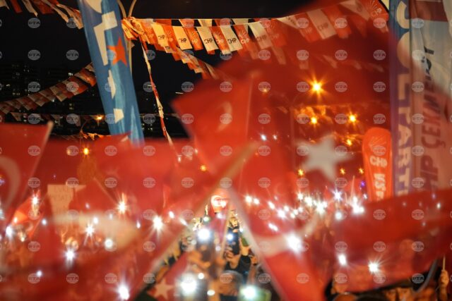 На 4 май опозицията в Турция ще проведе митинги във всички окръзи на страната в знак на протест срещу задържането на нейни кметове 2026