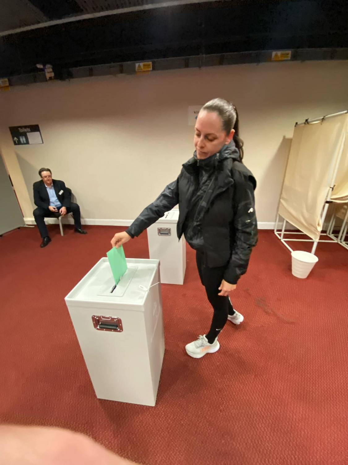 Külképviseleti szavazás így megy a szállodai szavazás londonban 2026 megy llodai szavaz londonban 2026 3 külképviseleti szavazás iustitia. Bg olvasónk, ujhelyi györgy képes-szöveges beszámolója arról, hogy... Iustitia. Bg így megy a szállodai szavazás londonban 2026 2026-04-12 10:58:06 igazságszolgáltatás - iustitia. Bg külképviseleti szavazás