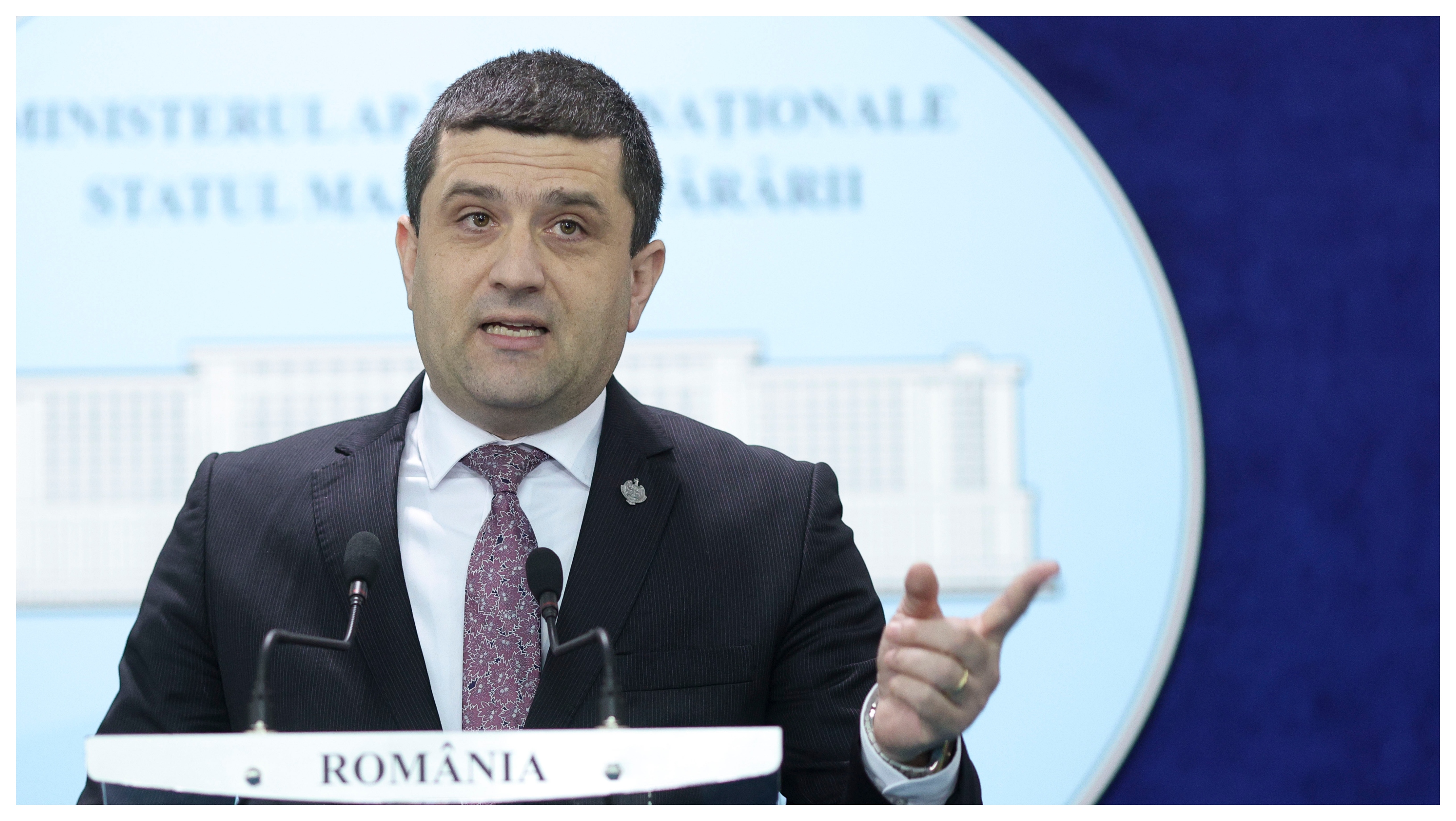 Miruţă: dacă guvernul bolojan cade în urma unei moţiuni susţinute de psd, este iraţional să ne mai punem la masă cu acest partid 2026 miru dac guvernul bolojan cade urma unei iuni sus inute iustitia. Bg usr nu va mai purta negocieri pentru guvernare dacă psd va participa la răsturnarea prin moţiune de... Iustitia. Bg miruţă: dacă guvernul bolojan cade în urma unei moţiuni susţinute de psd, este iraţional să ne mai punem la masă cu acest partid 2026 2026-04-07 23:00:50 justiţie - iustitia. Bg