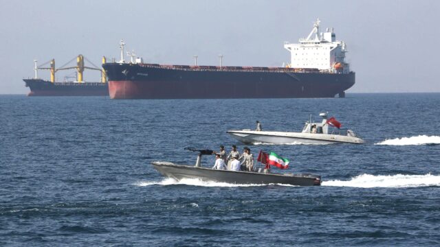 Nadelöhr Hormuz - USA blockieren sechs Tanker, zwei brechen durch 2026