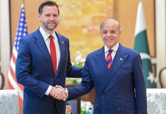 &nbsp;انطلاق محادثات إسلام آباد بلقاء رئيس وزراء باكستان مع نائب الرئيس الأمريكي 2026