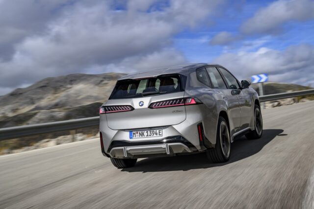 Neue Klasse: عودة إلى المستقبل عبر أيقونة BMW iX3 الجديدة 2026