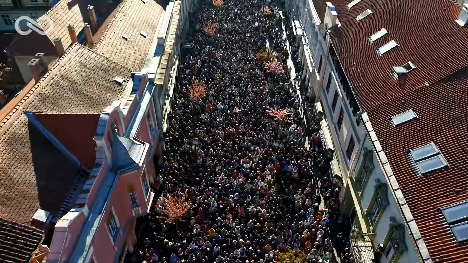 Beszólás 13 nyilvános beszéd 1-gyel szemben: ennyire másként hajrázik a kampányban magyar és orbán 2026 nyilv nos besz gyel szemben ennyire hajr zik kamp nyban beszólás iustitia. Bg egészen eltérő kampánytaktikával fordult rá a véghajrára orbán... Iustitia. Bg 13 nyilvános beszéd 1-gyel szemben: ennyire másként hajrázik a kampányban magyar és orbán 2026 2026-04-08 18:33:36 igazságszolgáltatás - iustitia. Bg beszólás