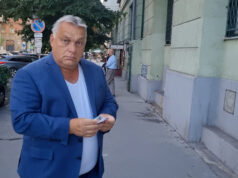 Az Orbán családban 20 ezer forintot kap locsolásért egy 2,5 éves kisgyerek 2026 Az Orbán családban 20 ezer forintot kap locsolásért egy 2,5 éves kisgyerek 2026