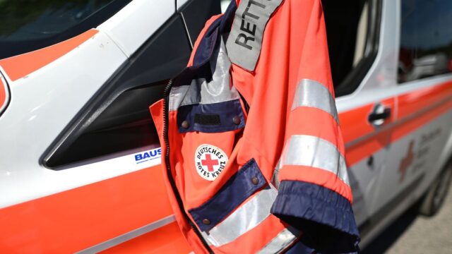 Ortenaukreis: Unbekannter Autofahrer erfasst Fußgänger und flüchtet 2026