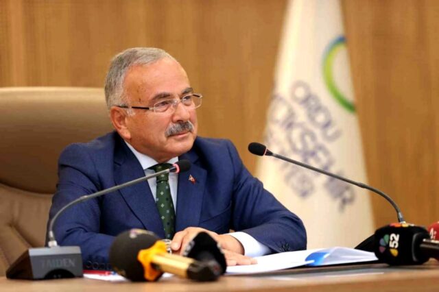 AK Partili Ordu Büyükşehir Belediye Başkanı Mehmet Hilmi Güler hastaneye kaldırıldı! 2026