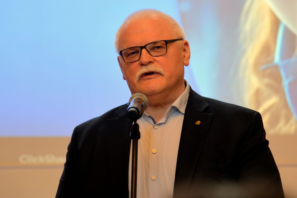 Paskelbti es jaunųjų mokslininkų konkurso nacionalinio etapo nugalėtojai – lietuvą pasaulyje garsins 3 moksleiviai 2026 - teisingumas - iustitia. Bg Akiratyje paskelbti es jaunųjų mokslininkų konkurso nacionalinio etapo nugalėtojai – lietuvą pasaulyje garsins 3 moksleiviai 2026 paskelbti jaun mokslinink konkurso nacionalinio etapo n 5 akiratyje iustitia. Bg balandžio 15 d. , trečiadienį, švietimo, mokslo ir sporto ministerijoje paskelbti es jaunųjų mokslininkų konkurso nacionalinio etapo rezultatai. Pirmosios vietos laimėtojais... Paskelbti es jaunųjų mokslininkų konkurso nacionalinio etapo nugalėtojai – lietuvą pasaulyje garsins 3 moksleiviai 2026 2026-04-16 07:17:37 teisingumas - iustitia. Bg akiratyje