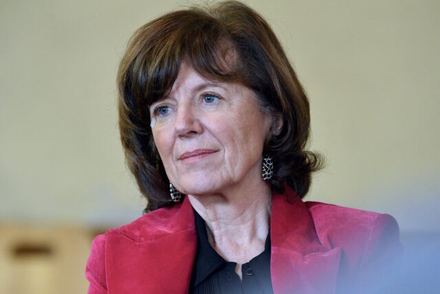 Pouvoirs de l'eau, complots, cancer... La sénatrice Laurence Muller-Bronn, cheval de Troie des pseudosciences 2026