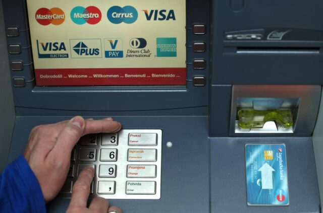 POVIJESNI DOGOVOR BANAKA Stižu promjene na bankomatima. Evo o čemu je riječ 2026