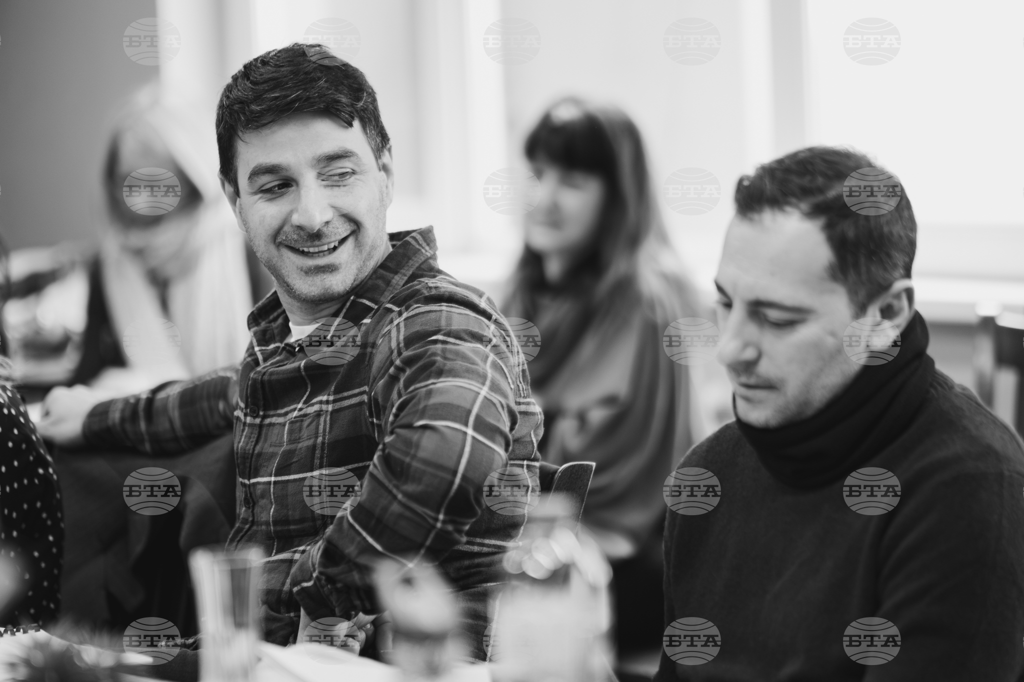 Премиерата на „чайка“ е тази вечер на сцената на младежкия театър 2026 - юстиция Лик премиерата на „чайка“ е тази вечер на сцената на младежкия театър 2026 premierata chayka tazi vecher stsenata mladezhkiya teat лик премиерата на „чайка“ от антон павлович чехов е тази вечер, 8 април, в младежкия театър, информират от трупата.
по... Iustitia. Bg премиерата на „чайка“ е тази вечер на сцената на младежкия театър 2026 2026-04-08 05:43:00 юстиция лик