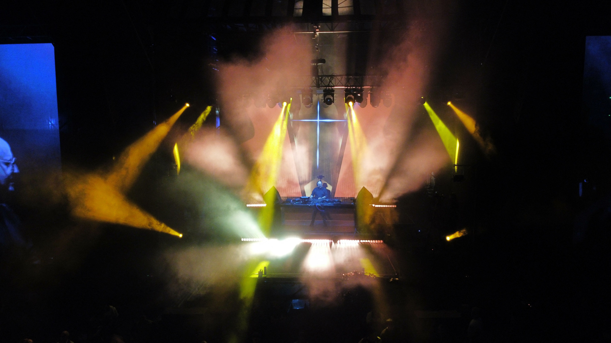 Buenos aires rave-partit adott a dj-pap ferenc pápa halálának évfordulóján buenos airesben 2026 rave partit adott pap ferenc hal nak vfordul buenos air buenos aires iustitia. Bg kedden lesz egy éve, hogy 2025 húsvéthétfőjén meghalt ferenc... Iustitia. Bg rave-partit adott a dj-pap ferenc pápa halálának évfordulóján buenos airesben 2026 2026-04-20 21:17:02 igazságszolgáltatás - iustitia. Bg buenos aires