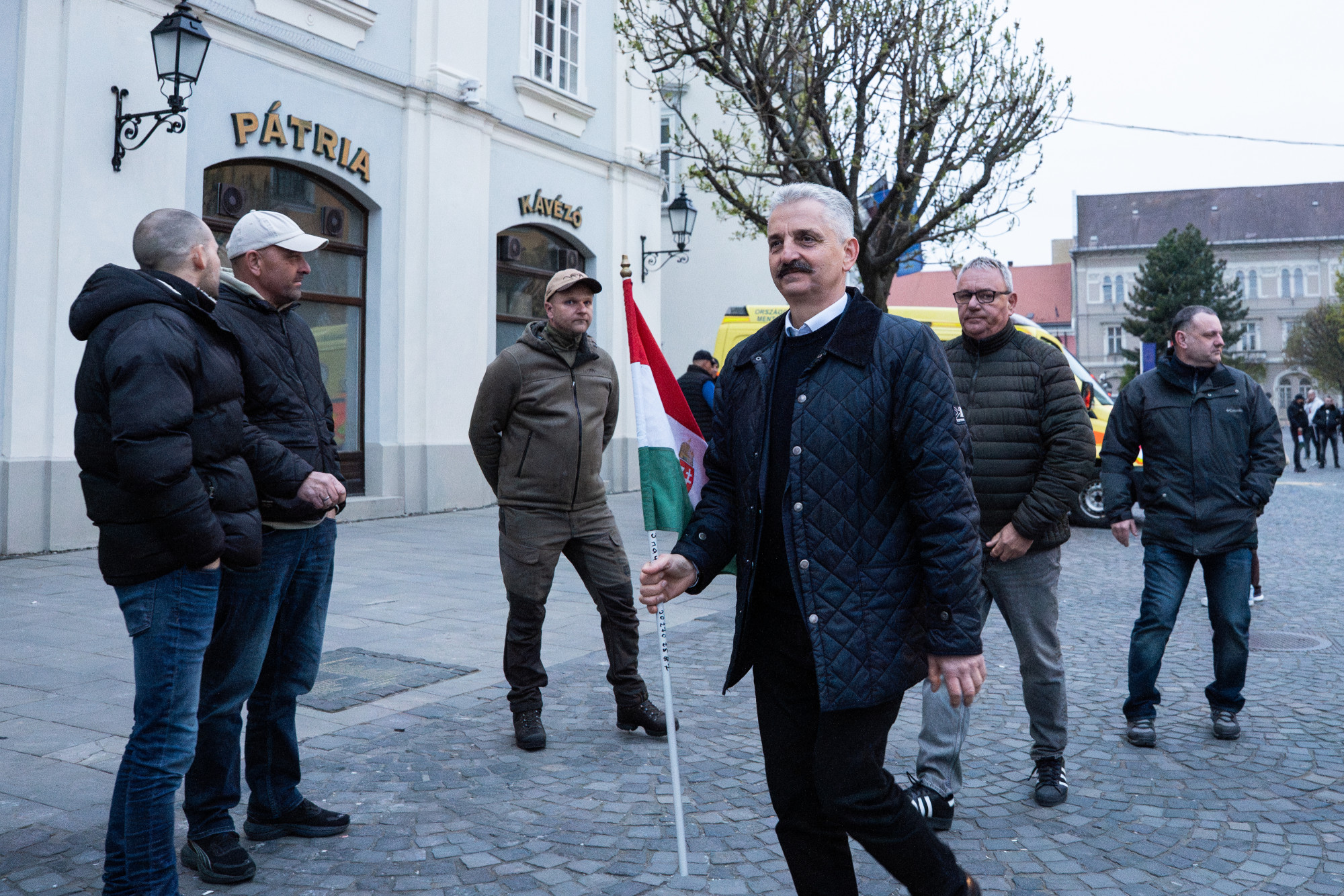 Fejér 04 „remélem, legalább olyan fáradtak, mint én” – nagyon szófogadó közönség előtt tartott kampánybeszédet orbán székesfehérváron 2026 rem lem legal olyan radtak mint nagyon fogad tartott ka 8 fejér 04 iustitia. Bg tessely zoltán képviselői bajsza alatt huncut mosoly, ahogy... Iustitia. Bg „remélem, legalább olyan fáradtak, mint én” – nagyon szófogadó közönség előtt tartott kampánybeszédet orbán székesfehérváron 2026 2026-04-10 21:48:03 igazságszolgáltatás - iustitia. Bg fejér 04