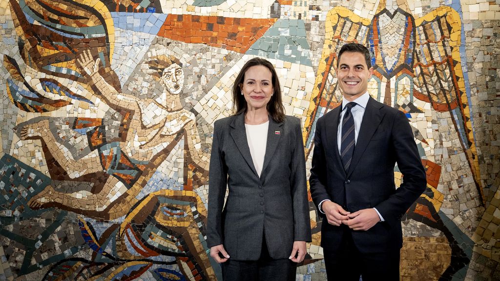 Roep om verkiezingen in venezuela steeds luider, ‘regime probeert tijd te winnen’ 2026 - gerechtigheid - iustitia. Bg Roep om verkiezingen in venezuela steeds luider, ‘regime probeert tijd te winnen’ 2026 roep verkiezingen venezuela steeds luider regime probee hoe breek je een dictatoriaal regime af? Stapje voor stapje en eerst van buitenaf, als het aan de venezolaanse... Iustitia. Bg roep om verkiezingen in venezuela steeds luider, ‘regime probeert tijd te winnen’ 2026 2026-04-15 23:58:27 gerechtigheid - iustitia. Bg