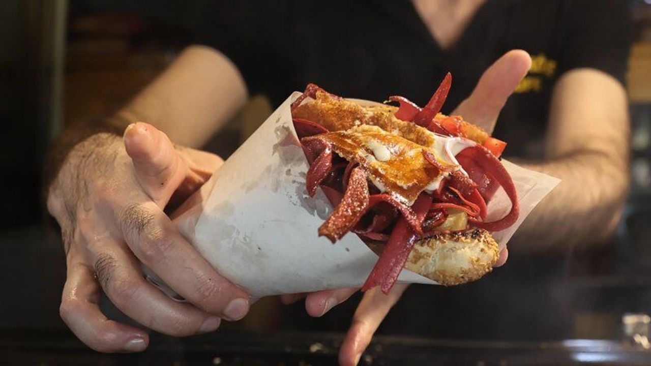 İzmir haberleri sadece tadına bakanların bildiği 15 efsane i̇zmir lezzeti! 2026 sadece tad bakanlar bildi efsane zmir lezzeti 2026 2 i̇zmir haberleri iustitia. Bg sabahın vazgeçilmezi: boyoz ve haşlanmış yumurta i̇zmir’de sabahlar fırından yeni çıkmış, dumanı üstünde... Iustitia. Bg sadece tadına bakanların bildiği 15 efsane i̇zmir lezzeti! 2026 2026-04-14 17:00:00 adalet - iustitia. Bg i̇zmir haberleri