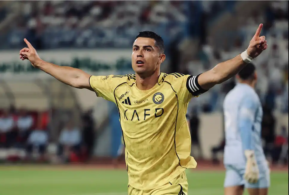 شاهد.. رونالدو يحتفل بطريقة جديدة بعد تسجيله هدفًا في الدوري السعودي 2026 - عدالة - iustitia. Bg رياضة شاهد.. رونالدو يحتفل بطريقة جديدة بعد تسجيله هدفًا في الدوري السعودي 2026 shahd rwnaldw yhtfl btryqh jdydh bad tsjylh hdfana aldw رياضة iustitia. Bg افتتح النجم البرتغالي كريستيانو رونالدو أهداف مباراة بين ناديي النصر والأخدود، في ملعب الأخير، السبت، ضمن مباريات... شاهد.. رونالدو يحتفل بطريقة جديدة بعد تسجيله هدفًا في الدوري السعودي 2026 2026-04-11 21:55:00 عدالة - iustitia. Bg رياضة