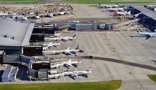 شركة ترفع السعر بنسبة 20% وأخرى تلغي 20 ألف رحلة.. صيف مشتعل بأسعار تذاكر الطيران&nbsp; 2026