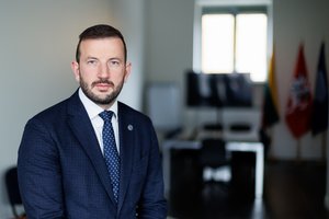 V. Sinkevičius – apie pokalbį su m. Sinkevičiumi ir pasitikėjimą s. Skvernelio žodžiu: „turėjau labai daug įvairių minčių“ 2026 - teisingumas - iustitia. Bg Aktualijos v. Sinkevičius – apie pokalbį su m. Sinkevičiumi ir pasitikėjimą s. Skvernelio žodžiu: „turėjau labai daug įvairių minčių“ 2026 sinkevi ius apie pokalb sinkevi iumi pasitik jim skvern aktualijos iustitia. Bg 55 klausimai per 26 minutes, – tokiu tempu su žurnalistais dabar priverstas bendrauti prieš kelias dienas laikinuoju demokratų sąjungos „vardan lietuvos“ pirmininku tapęs... V. Sinkevičius – apie pokalbį su m. Sinkevičiumi ir pasitikėjimą s. Skvernelio žodžiu: „turėjau labai daug įvairių minčių“ 2026 2026-04-13 14:37:20 teisingumas - iustitia. Bg aktualijos