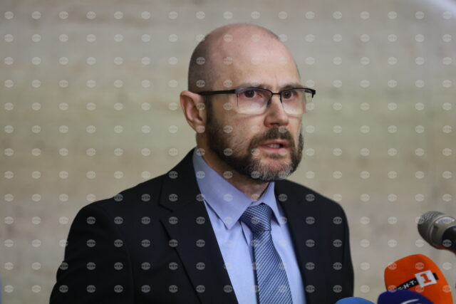 Според служебния министър на правосъдието Андрей Янкулов няма как Борислав Сарафов да продължи да изпълнява функциите на главен прокурор 2026
