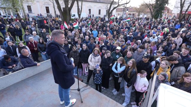 „Összenő, ami összetartozik: egy maffiafőnök és egy áfacsaló” – kommentálta Magyar Péter, hogy a miniszterelnök meghívta magához Hajdú Pétert 2026