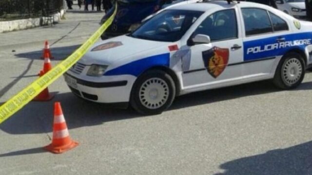 Tentoi të parakalonte, motoçikleta përplaset me makinën, ndërron jetë i riu në Fier (EMRI) 2026