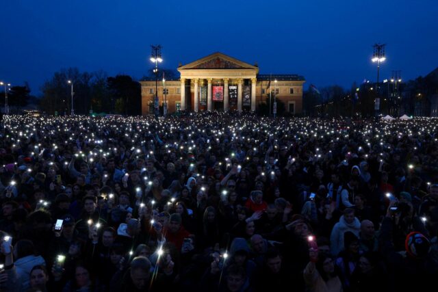 Tisíce ľudí prišlo v Budapešti na predvolebný protestný koncert 2026