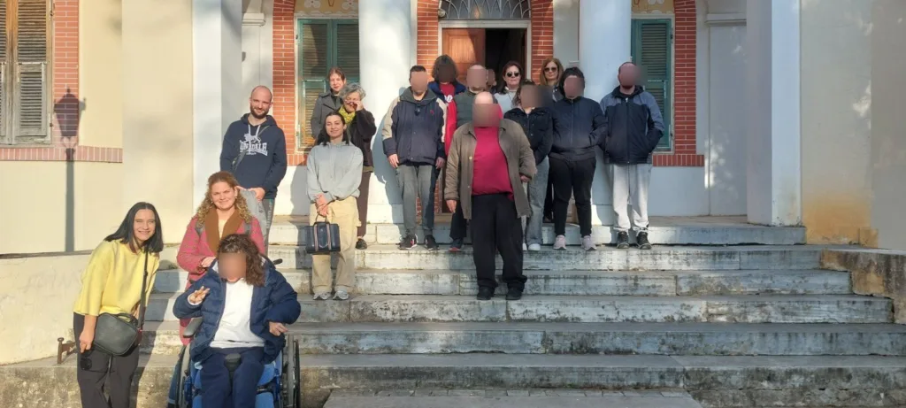 Πάτρα: τα παιδιά του κδαπαμεα αμπετ χασμαν γνώρισαν από κοντά τον κόσμο της παραδοσιακής φορεσιάς Πάτρα: τα παιδιά του κδαπαμεα αμπετ χασμαν γνώρισαν από κοντά τον κόσμο της παραδοσιακής φορεσιάς