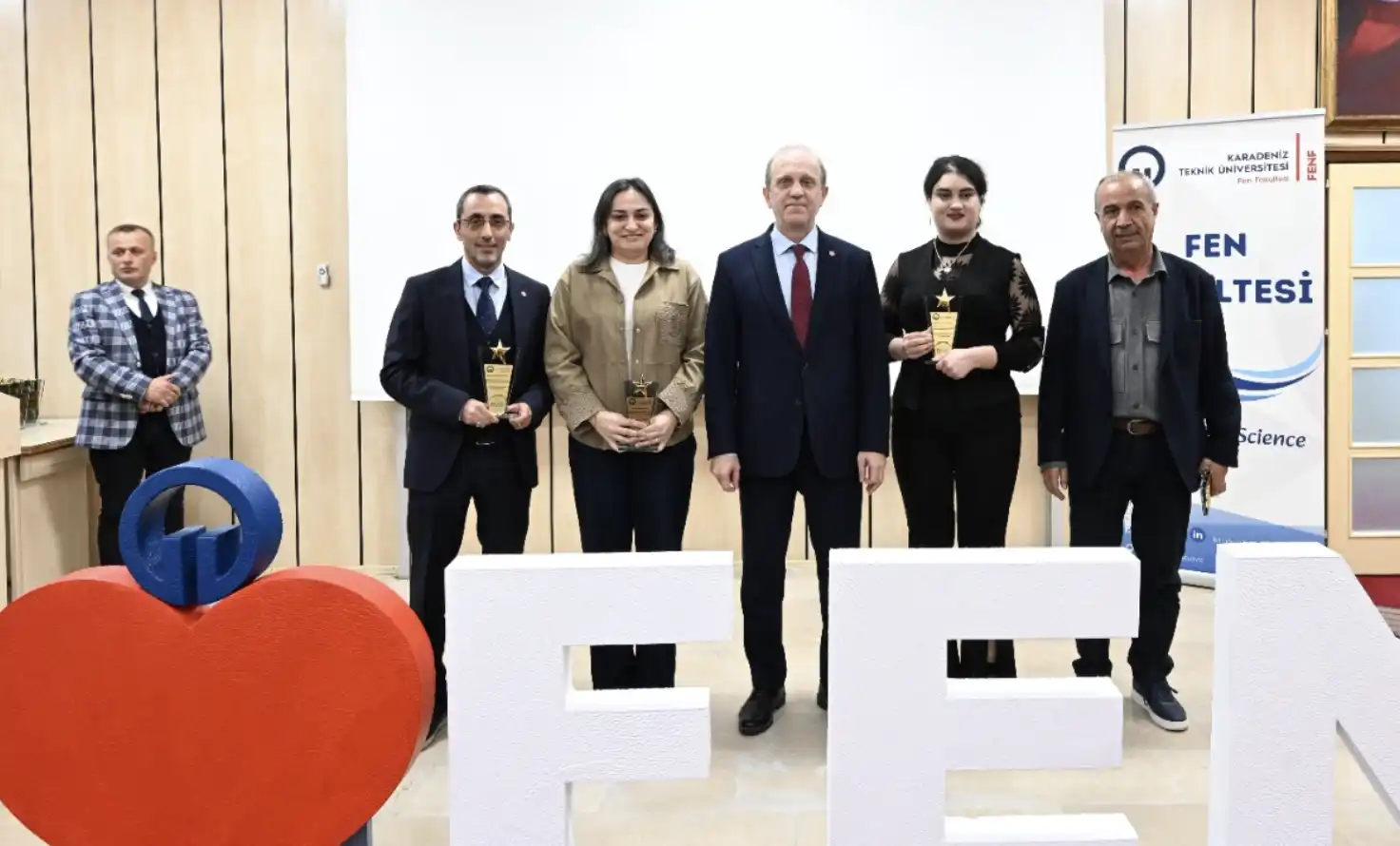 Ekran resmi 2026 04 08 17. 52. 34