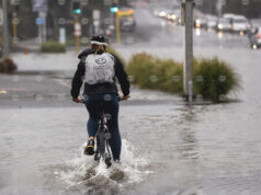 Циклон удари Северния остров на Нова Зеландия, стотици са евакуирани 2026 Циклон удари Северния остров на Нова Зеландия, стотици са евакуирани 2026