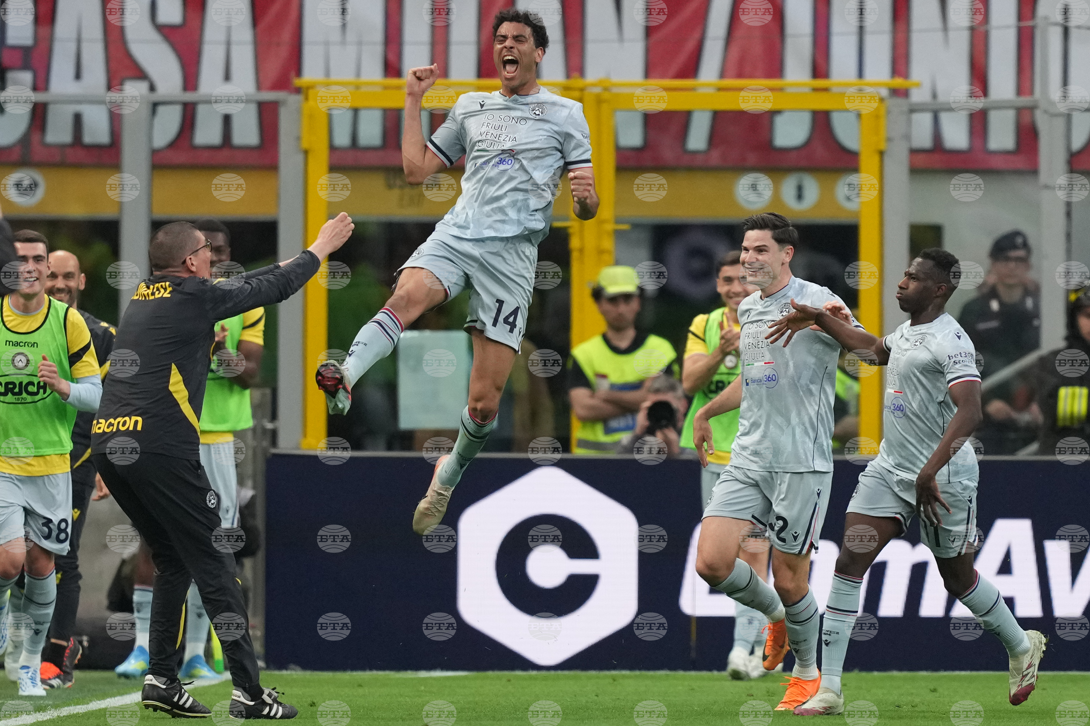 Удинезе погуби окончателно шампионските мечти на милан с изразителен успех на "сан сиро" 2026 - юстиция Sport удинезе погуби окончателно шампионските мечти на милан с изразителен успех на "сан сиро" 2026 udineze pogubi okonchatelno shampionskite mechti milan sport удинезе погуби окончателно шампионските амбиции на милан, след като записа победа с 3:0 като гост в мач от 32-ия... Iustitia. Bg удинезе погуби окончателно шампионските мечти на милан с изразителен успех на "сан сиро" 2026 2026-04-11 19:27:48 юстиция sport