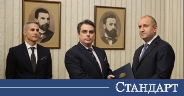 Удобният конфликт! Радев да си прибере вересиите 2026