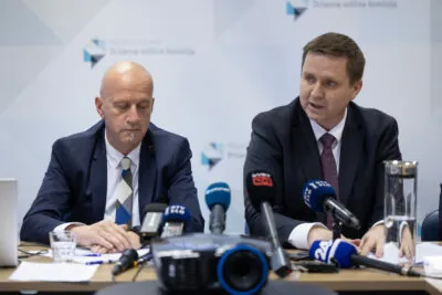 Fokus ukradene volitve: kako je lahko za dvk izid kljub temu jasen in transparenten? 2026 ukradene volitve kako lahko dvk izid kljub temu jasen t 1 fokus iustitia. Bg piše: nova24tv. Si
tokratne parlamentarne volitve, ki so postregle z izjemno tesnim izidom med prvo- in... Iustitia. Bg ukradene volitve: kako je lahko za dvk izid kljub temu jasen in transparenten? 2026 2026-04-09 06:46:28 pravosodje - iustitia. Bg fokus