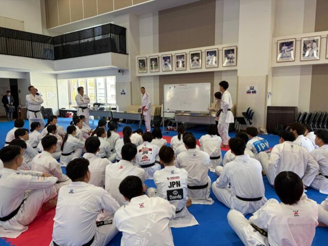 Украинец стал первым в истории иностранцем, который провел тренировку для сборной Японии по каратэ Украинец стал первым в истории иностранцем, который провел тренировку для сборной Японии по каратэ 2026